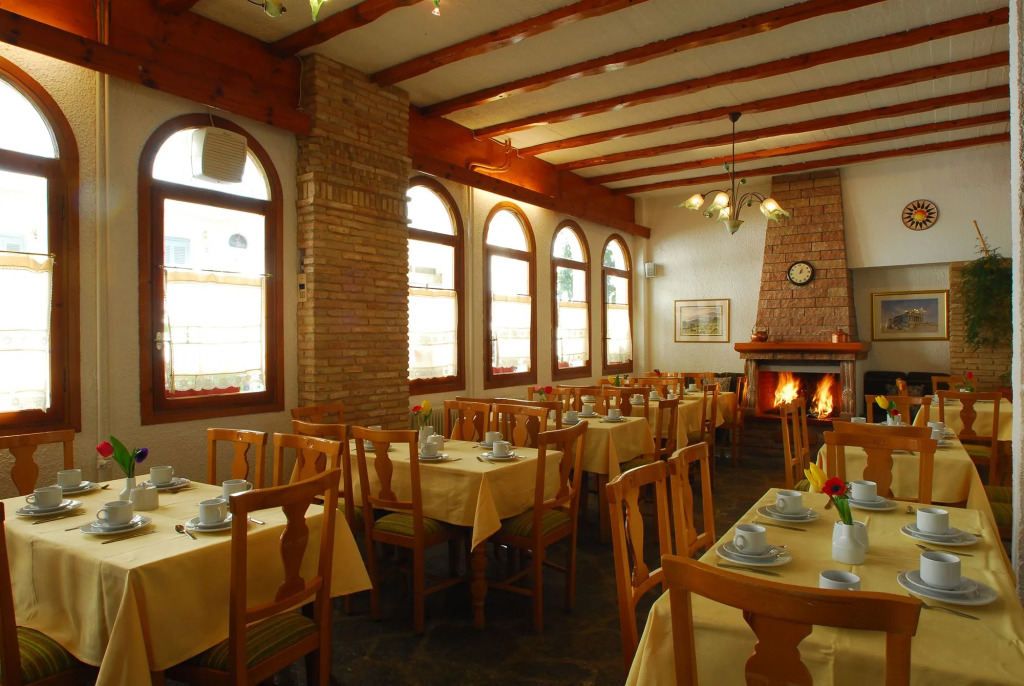 Acropole Delphi City Hotel