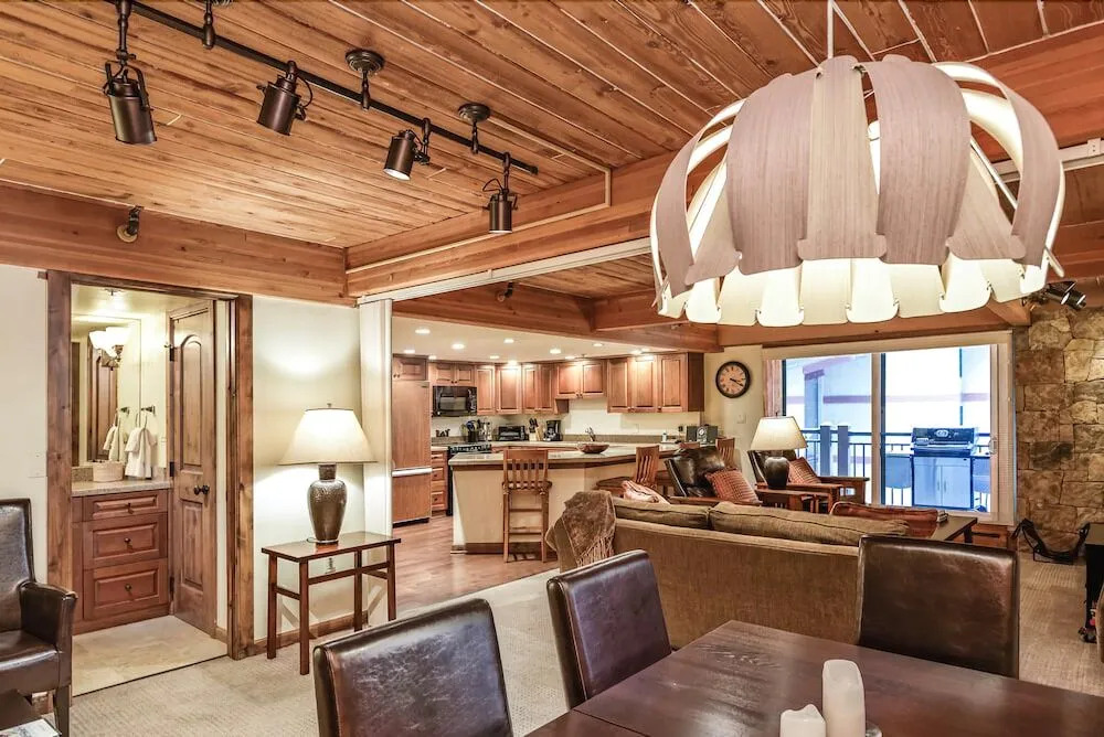 Stonebridge Condominiums