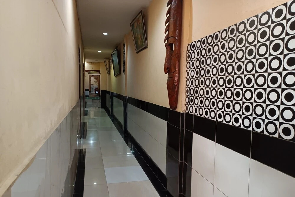 OYO 93479 Hotel Jaguar Sentani
