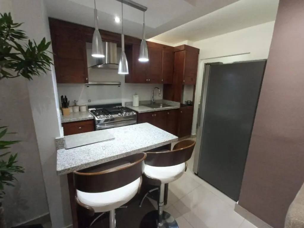 Lia Amanda, 2B con cocinero para desayuno Santiago DR