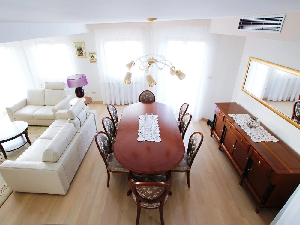 Majestic Villa in Okrug Donji With Swimming Pool