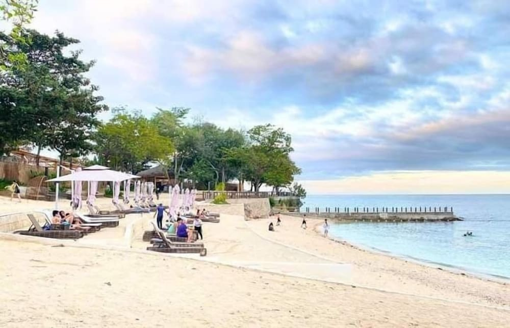 Mactan Newtown One Bedroom Suite