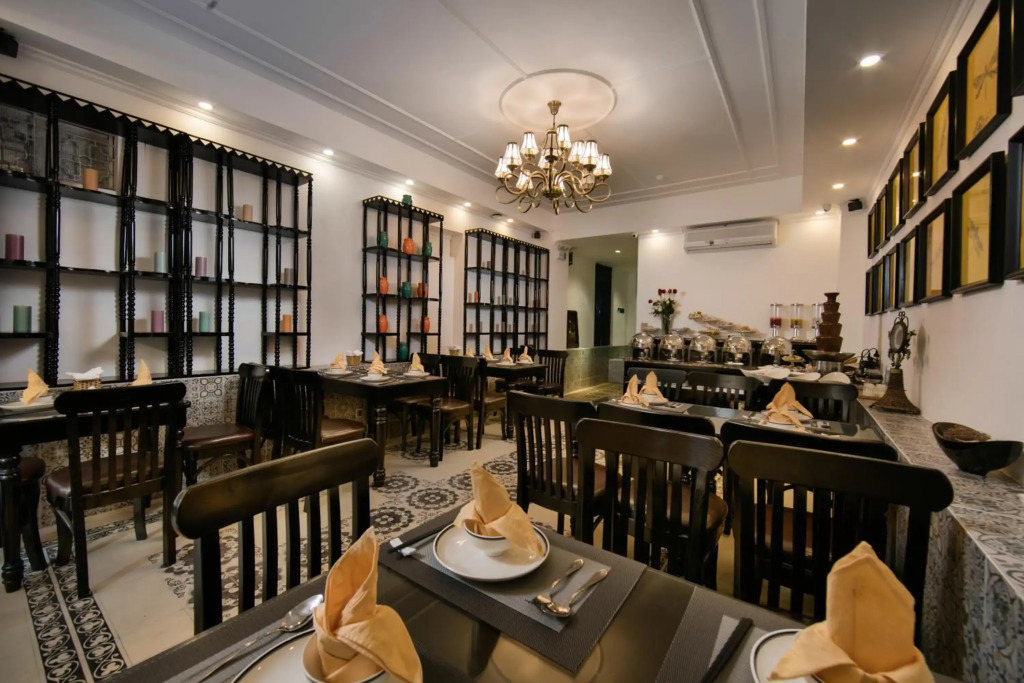 Hanoi Center Silk Premium Hotel & Spa & Travel