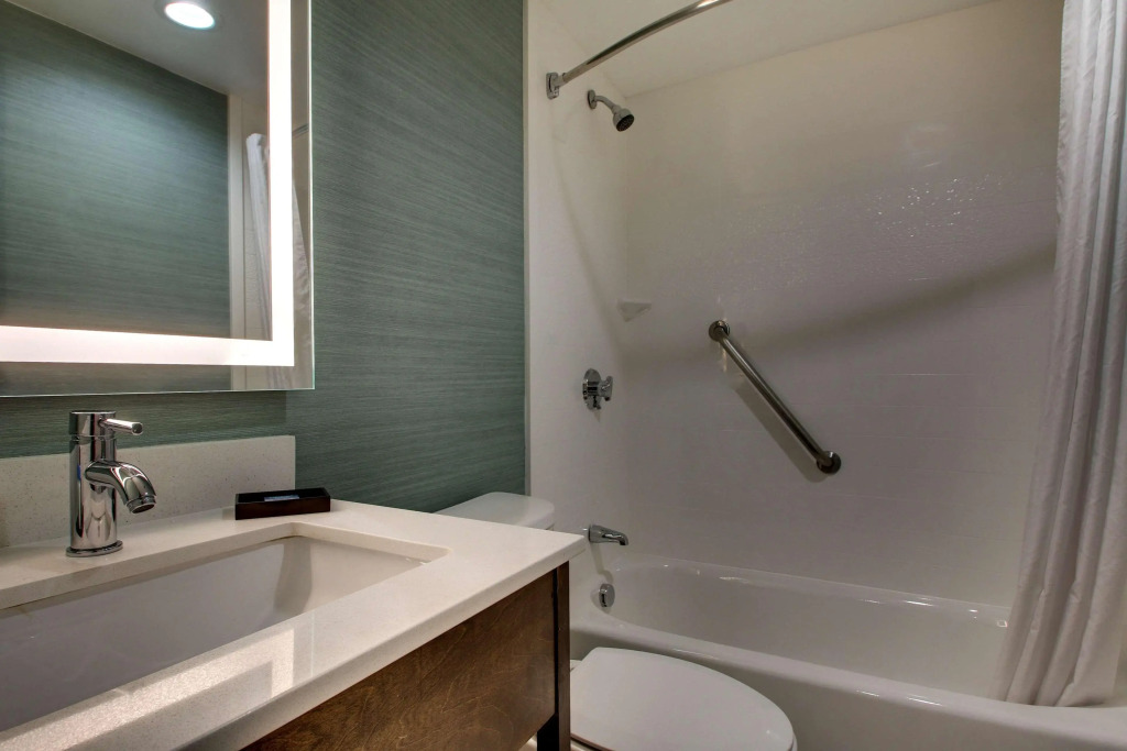 Best Western Plus New Englander