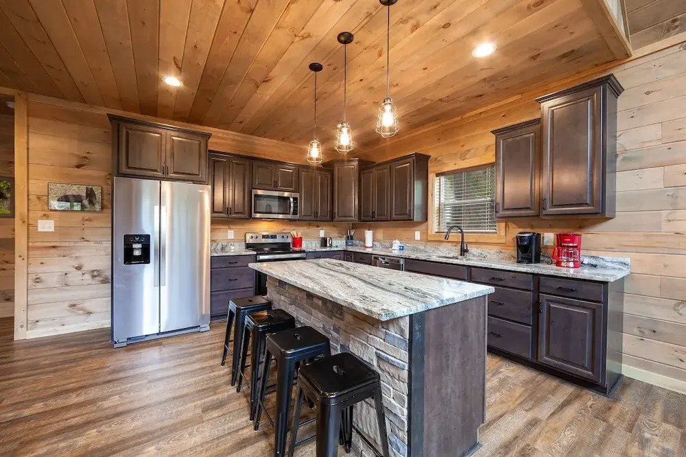 Creekside Manor Too 2 Bedroom Cabin by RedAwning
