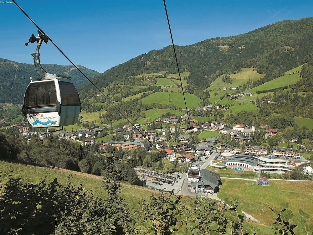 Alpine Chalet in Sankt Oswald near Ski Lift