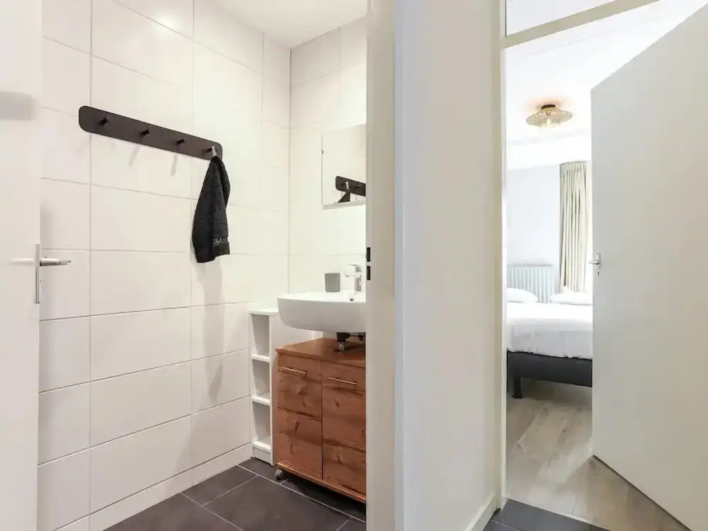 Modern Stay Near the Beach