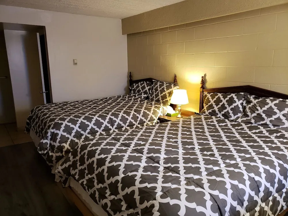Caravan Motel