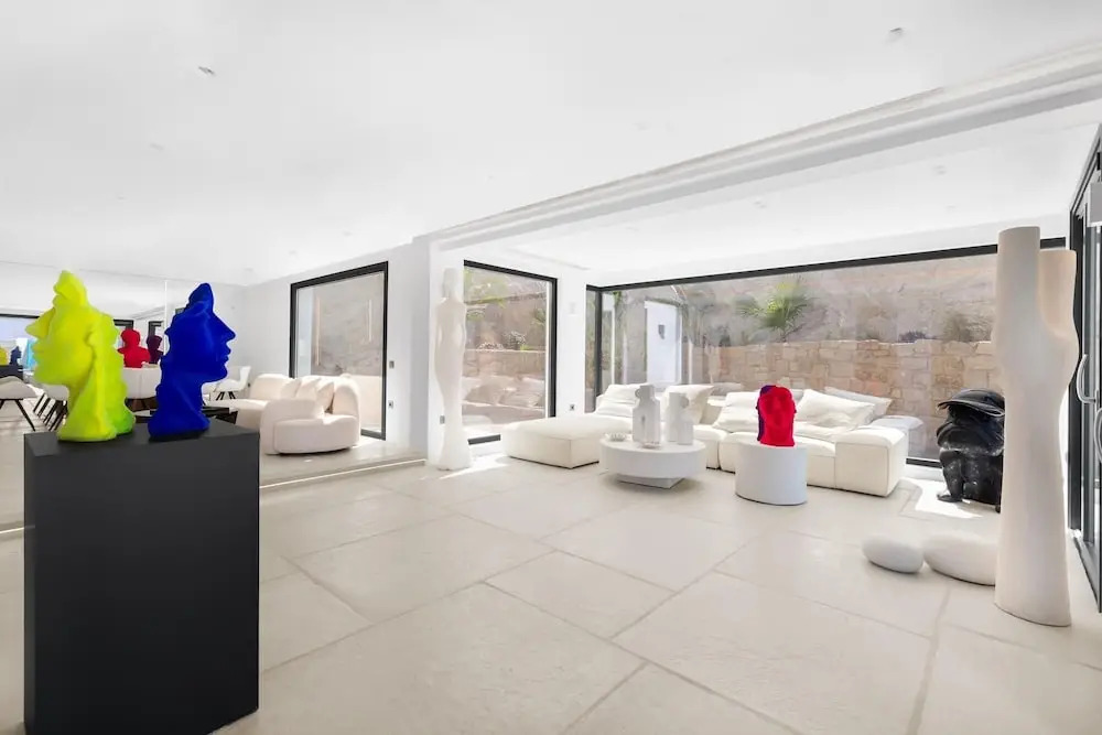 Martinez in Mykonos With 5 Bedrooms and 4 5 Bathrooms