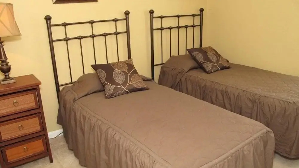 Beautiful 4 Bedroom 3 Bath Pool Home in Gated Resort