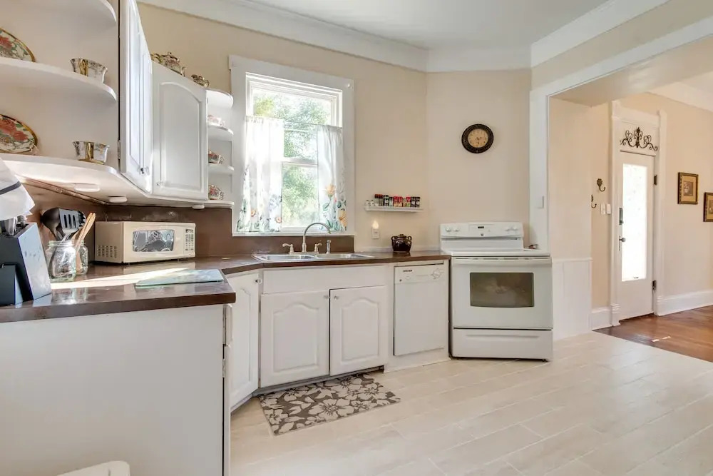 Historic Charleston Home < 1 Mi to University!