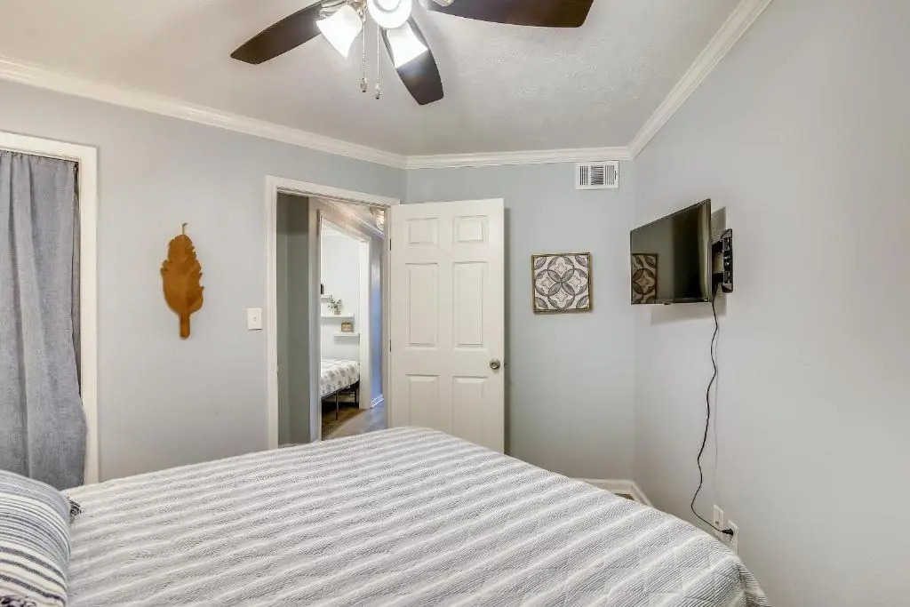 Victorian 3103-barefeet Retreat