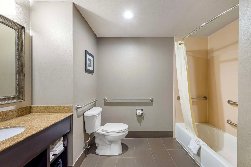 Best Western Plus Midwest City Inn & Suites