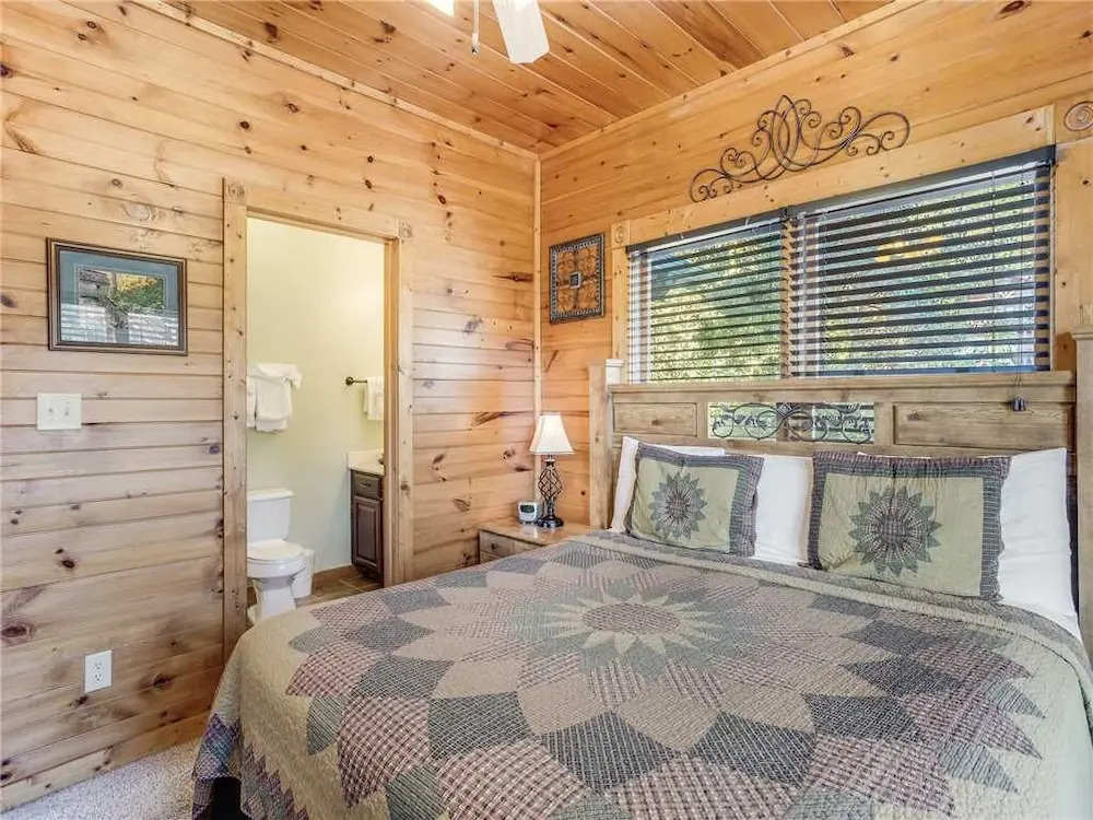 Heavens View - Two Bedroom Cabin