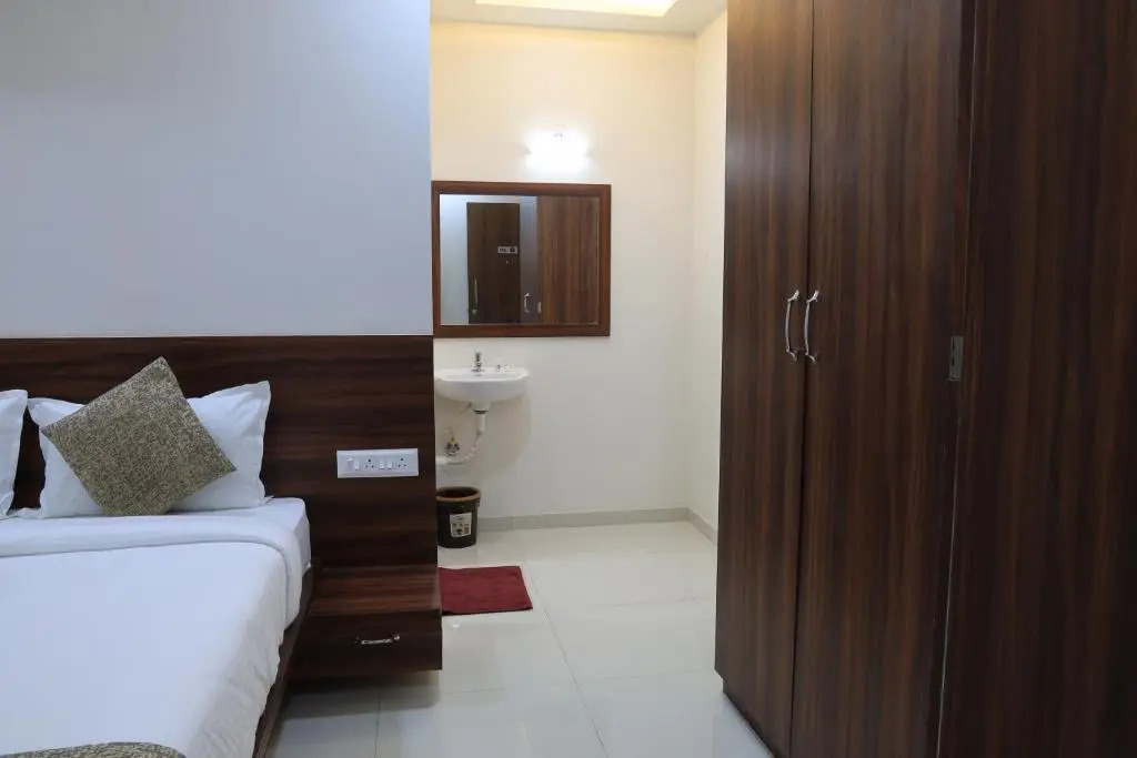 Hotel StayBird - Nest, Kharadi