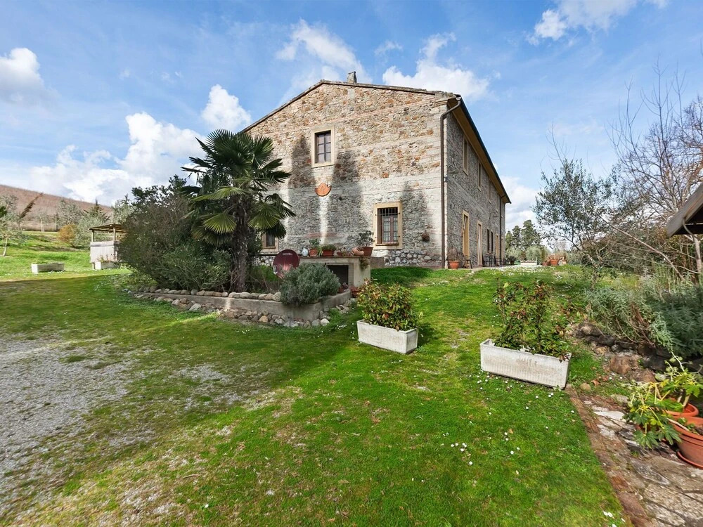 Traditional Holiday Home in Chianni With Swimming Pool