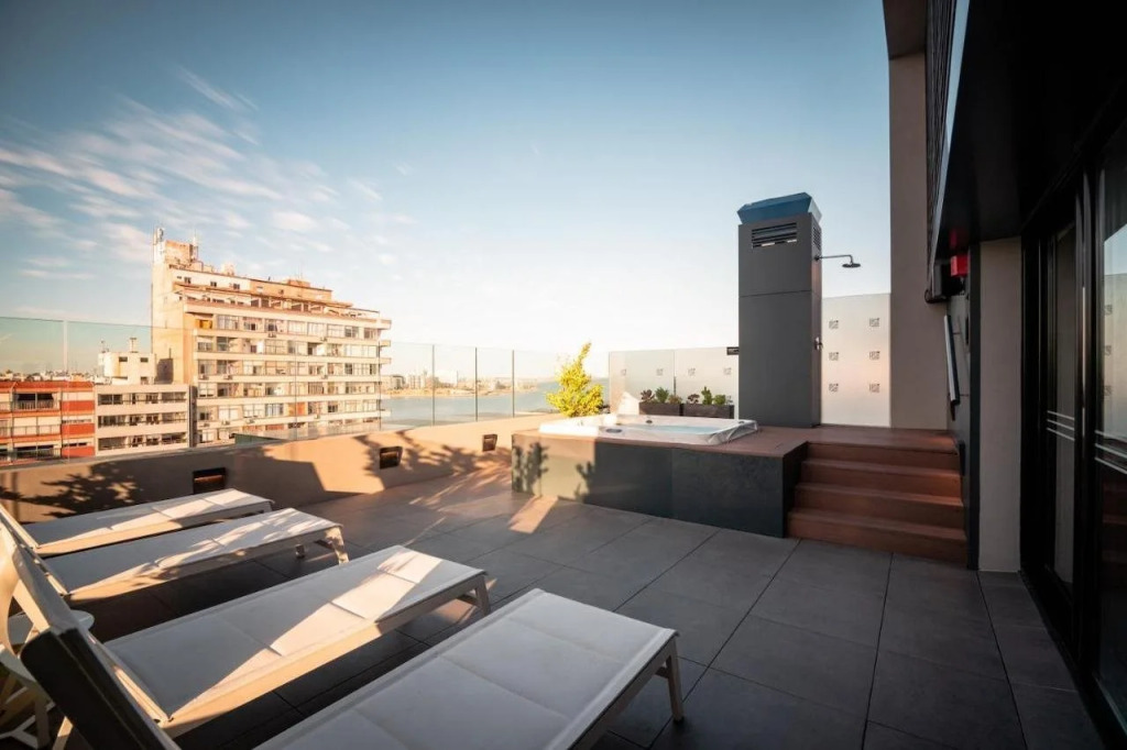 Soro Montevideo, Curio Collection By Hilton