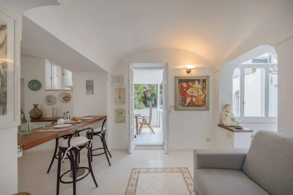 Tragara 12c Art House Luxury Shopping