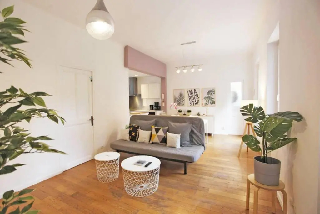 GregBnb-com - T2 50m2 - Jardin 80m2 - 15min gare
