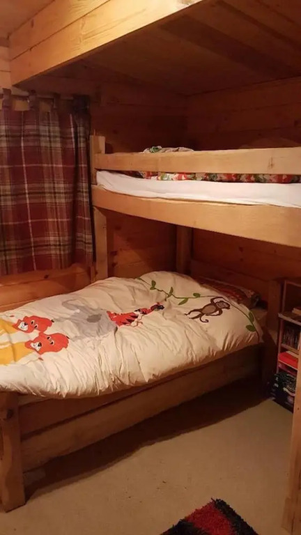 Sutton Coldfield 2-bed Caravan, Parking & Bar-b-q