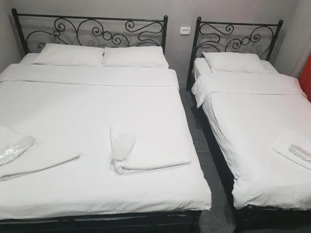 Ragnar Hotel