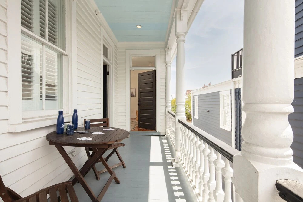 Pond by AvantStay 10mins from French Quarter in the Iconic City of Charleston w Balcony