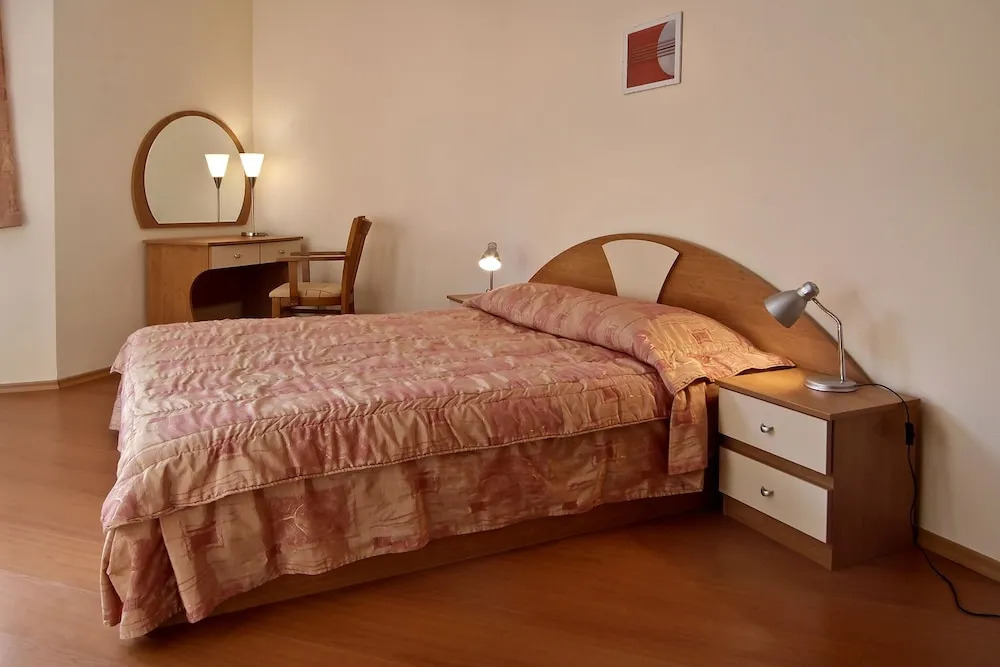 Flora Hotel - Apartments