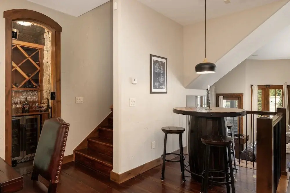 Iron Horse Manor 4 Bedroom Home