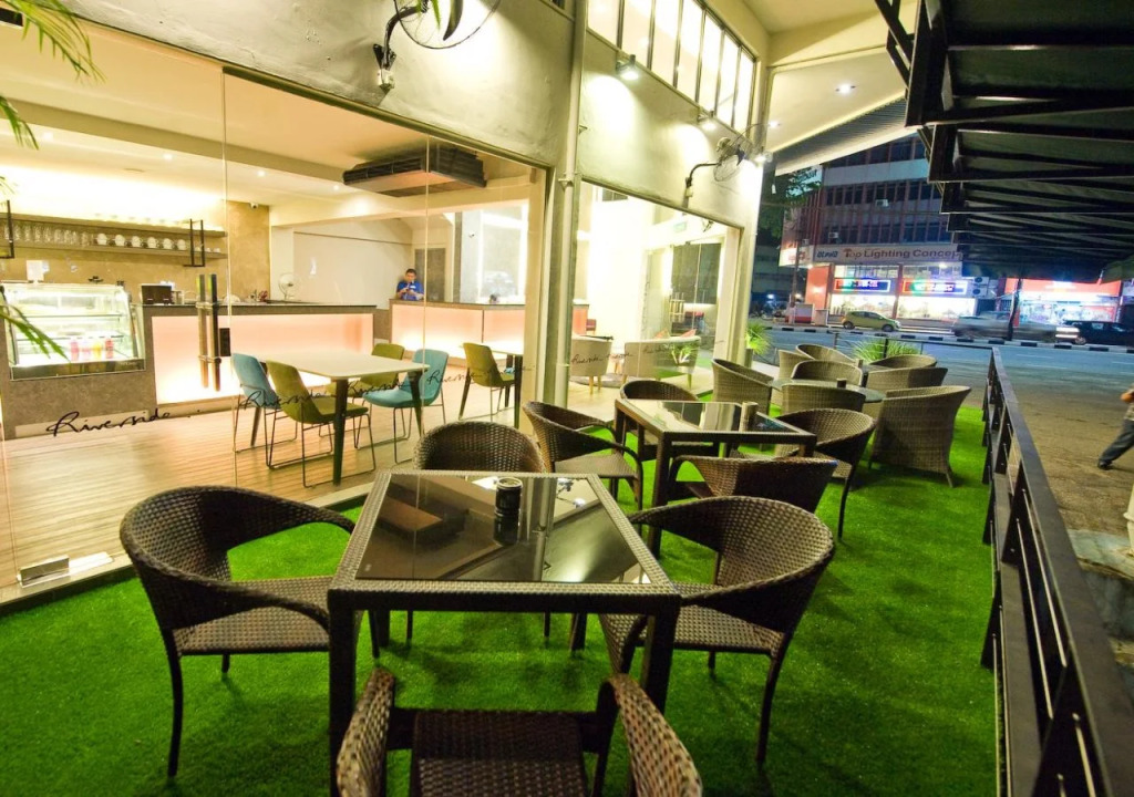 Riverside Boutique Hotel