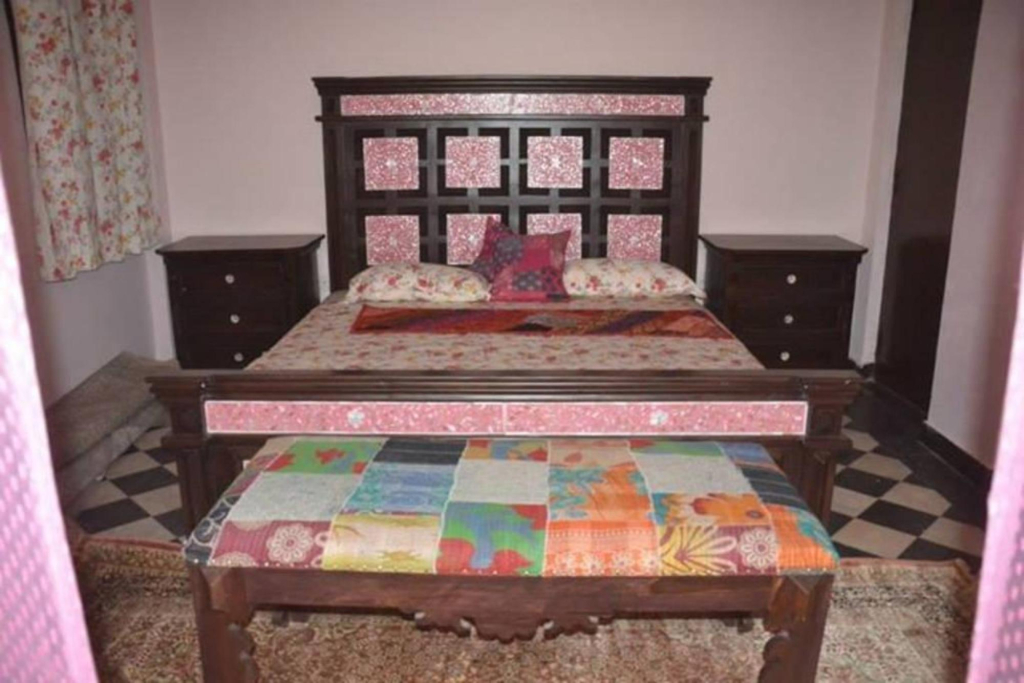 Court Shekha- (B&B Accommodation)