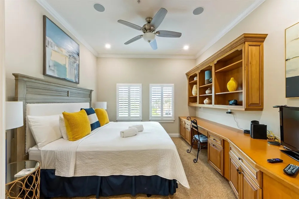 Holmes Beach Shoreline Suites