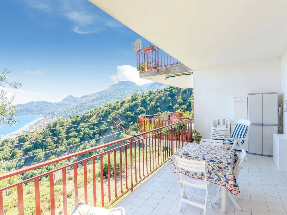 Seaside Holiday Home in Letojanni near City Center