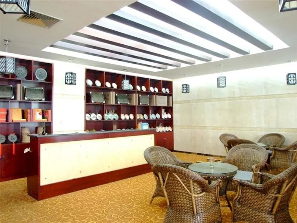 Kunming Jinggu Hotel