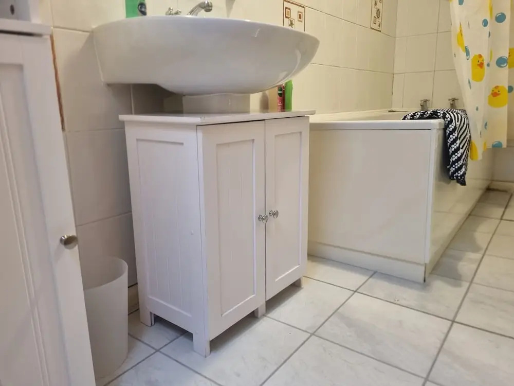 Lovely 2 Bedroom Apartment With Private Parking