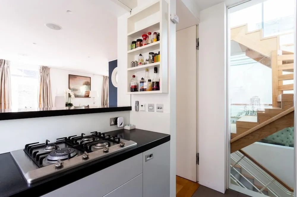 Classy 5BR Roof Terraced Fully AC Kensington House