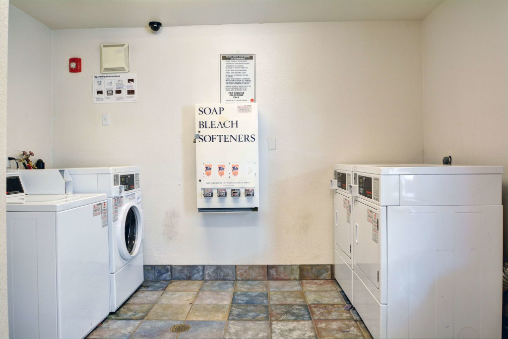 Motel 6-Wethersfield, CT - Hartford