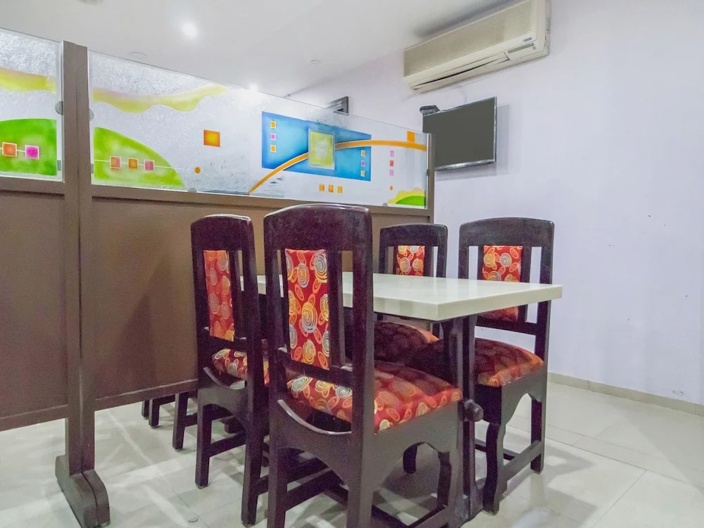 OYO 13300 Anupama Residency