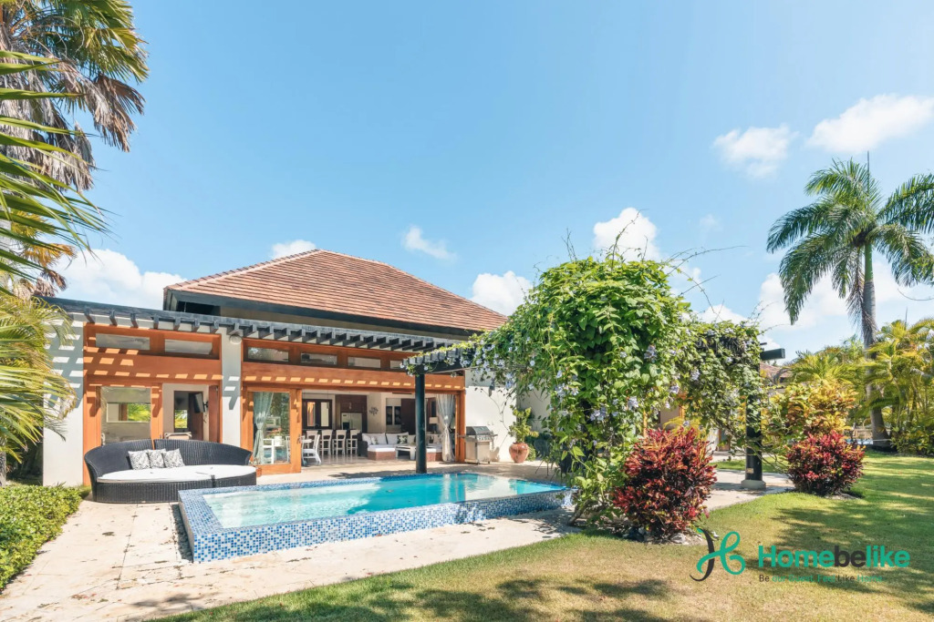 Private Pool Tropical Villa at Green Village B87