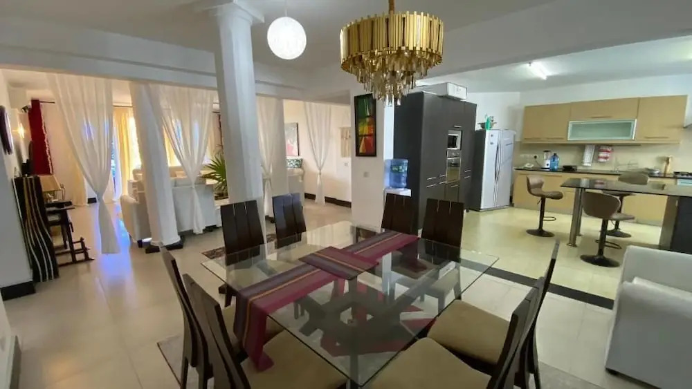 Lux Suites Hayana Palm Apartments