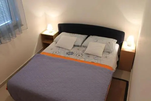 Apartment in Ždrelac with sea view, balcony, air conditioning, Wi-Fi