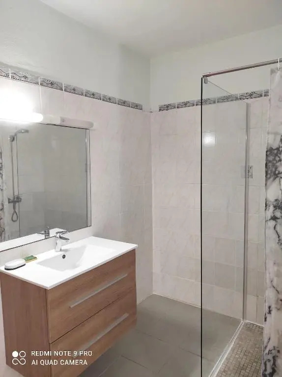 Appartement de 3 chambres a Le Moule a 800 m de la plage avec piscine partagee et jardin clos