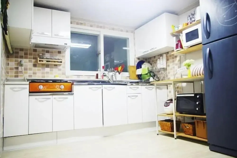 GDJ Guesthouse - Hostel