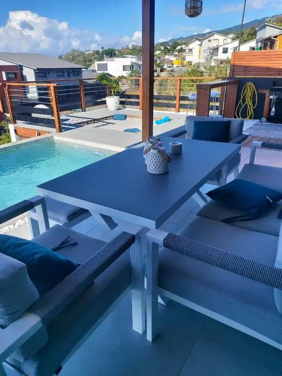Villa élégante avec piscine privée à Saint Paul + Vue sur la mer