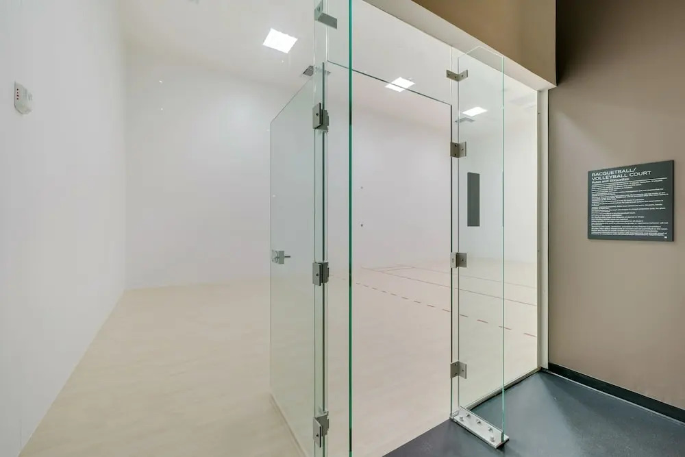 Sleek Escape-resort-style Stay With Pool & Parking