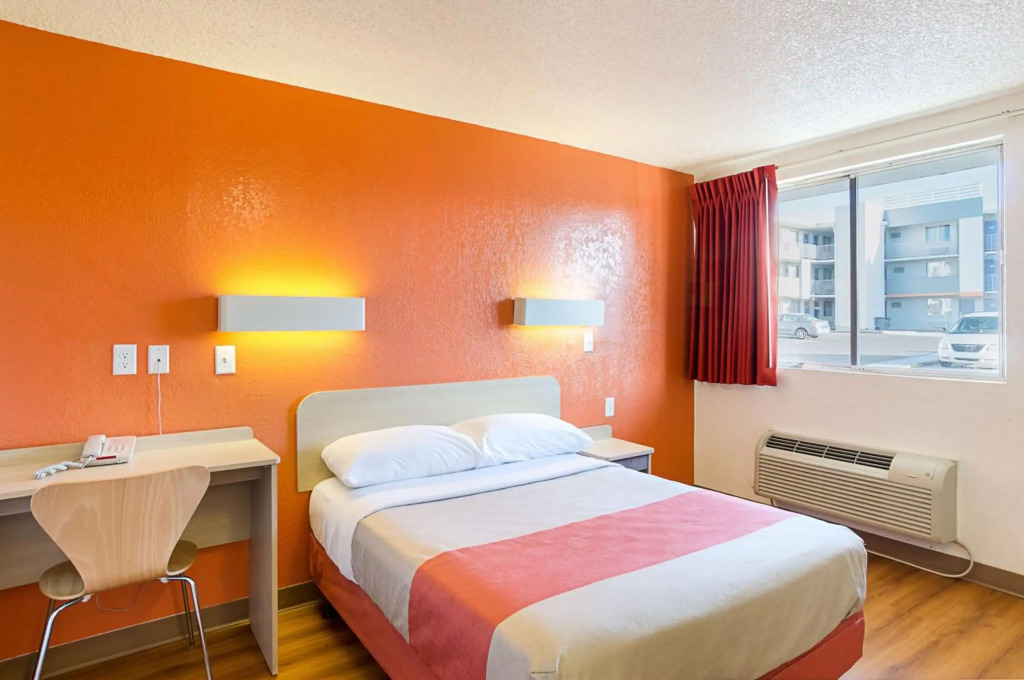 Motel 6- Denver, CO Downtown