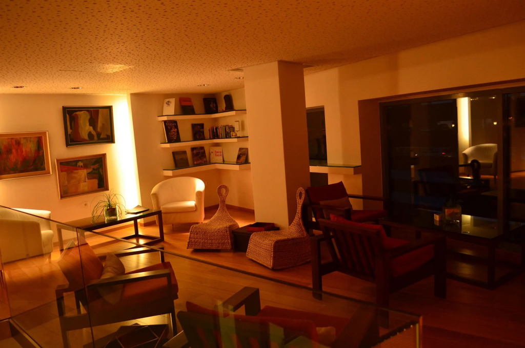 Athinais Hotel