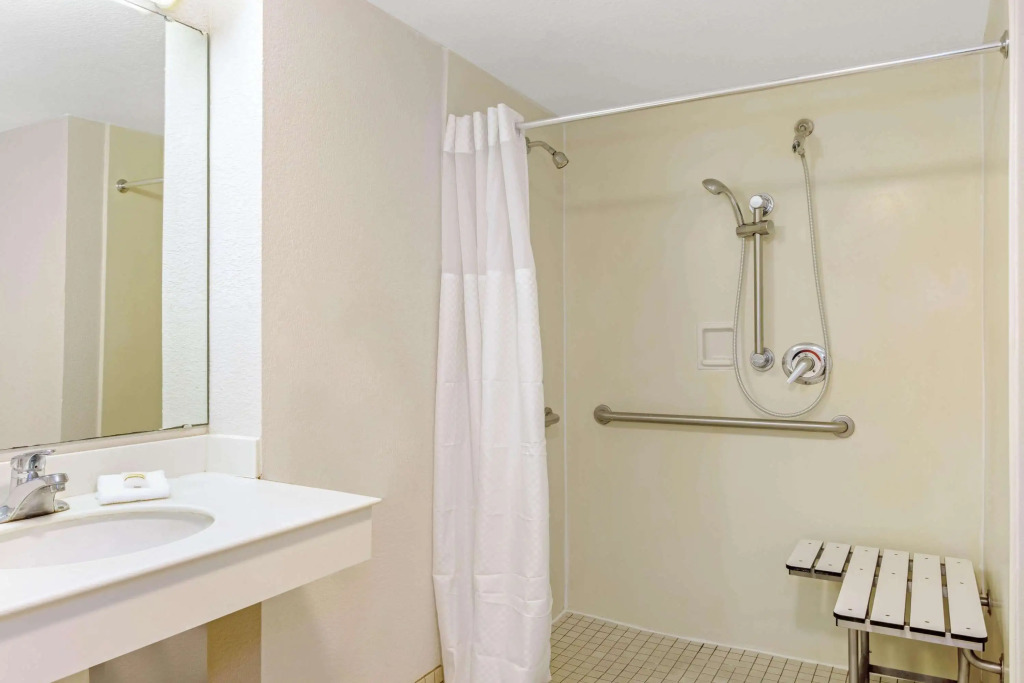 La Quinta Inn by Wyndham Orlando Airport West