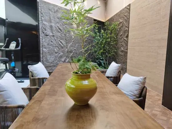 Qingmu Zhuji Hotel (Wanda Yintai City Branch)