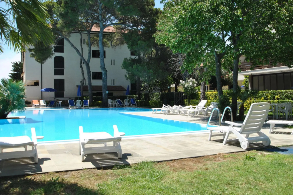 C.I.R. N. 049017LTN0007 - In vacation residence on the sea, with swimming pool, studio with loft - 4-F44 - Mono + s. tipo D