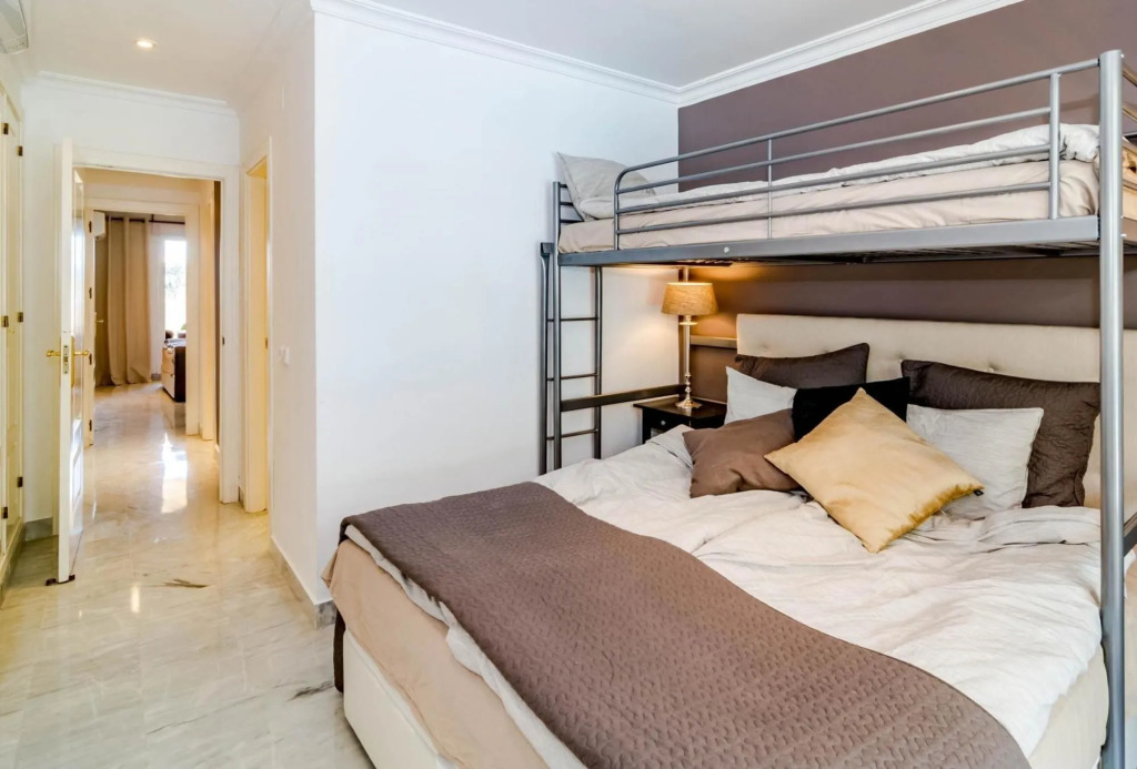 SAT1-Cozy 2 bedroom apt near to Port